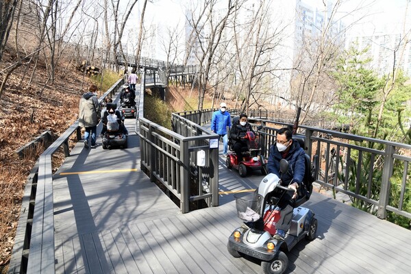 서울 노원구가 장애인이 살기 좋은 도시를 위한 다양한 사업을 시행한다.ⓒ노원구