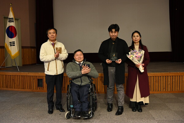 한국장애인고용공단은 6일 본부 3층 대강당에서 첼리스트 배범준 씨를 공단 홍보대사로 위촉했다.ⓒ한국장애인고용공단
