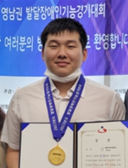바리스타(발달) 직종에 참가하는 유진수 선수. ©한국장애인고용공단
