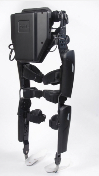이스라엘의 척수손상 장애인용 웨어러블 로봇 ‘리워크’. © ReWalk Robotic.