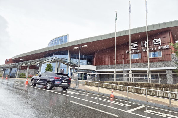 제26회 아름다운 화장실 대상 공모에서 금상인 국무총리상을 수상한 강경선 둔내역. ©박종태