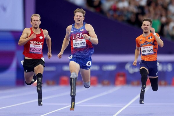남자 400m(T62) 결승전에서 금메달을 딴 우드홀의 역주 모습. ⒸIPC