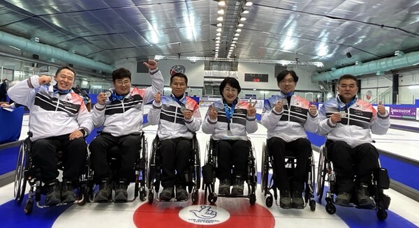 대한민국 휠체어 컬링이 지난 1일부터 8일까지 스코틀랜드 솔트코츠에서 열린 ‘2025 세계휠체어컬링선수권대회’에서 은메달을 획득했다. ©대한장애인컬링협회
