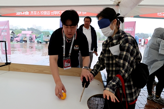  19 Ű忡  зǾ Բϴ   ü 帲зȡ 翡 ڰ ٿ  üϰ ִ. ϴüȸ