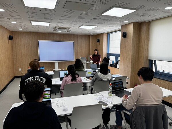 ڸͰ 25  4 翡 Ư    ̷ü 1ȸ α׷  ƴ.ϼڸ