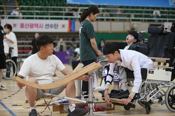 13 ǳü   ġ BC3    ȯ  . ©üȸ