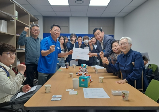 더불어민주당 중앙선대위 총괄특보단 장애분과는 19일 국회의원회관 740호(김영환 의원실)에서 한국정신장애인연합과 정책간담회를 가졌다. ©김효진