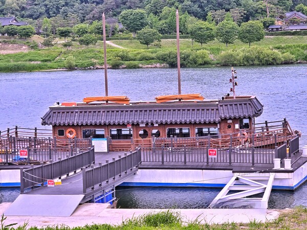 전통과 운치를 담은 황포돛배 선착장.©하석미