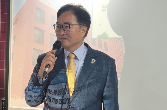 20일 오전 10시 ‘장애-비장애 소셜믹스 특화형 임대주택 여기가(家) 준공 기념 간담회’에서 인사말을 하는 우원식 국회의장. ©에이블뉴스