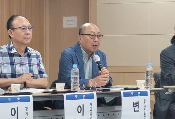 10일 오후 2시 서울 여의도 이룸센터에서 개최된 ‘돌봄통합지원법 하위법령과 시행 방안 정책 토론회’에서 토론하는 한일사회보장정책포럼 변재관 대표. ©에이블뉴스