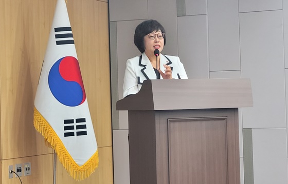 17 ȸǿȸ ֵ ֿ  Ǹ â Ǹ  å ȸ ϴ ѱΰ Ϻ ȿ . ©̺