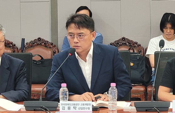 17 ȸǿȸ ֵ ֿ  Ǹ â Ǹ  å ȸ ϴ ѱΰ 밳߿ Ź ӿ. ©̺