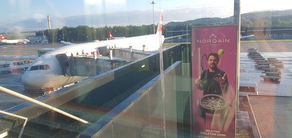 스위스항공을 타고 도착한 스위스 취리히 클로텐 공항. ⓒ이원무