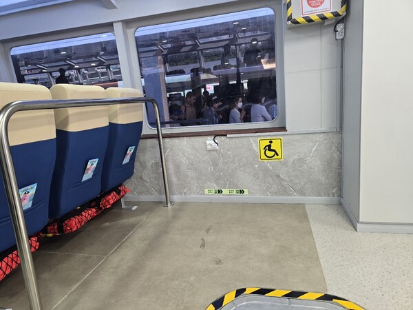 ÇѰ¹ö½º Àå¾ÖÀÎ Á¼®.¨ÏÇѱ¹À¯´Ï¹ö¼³µðÀÚÀÎÇùȸ