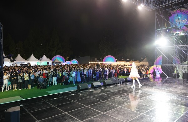 2025 장애인문화예술축제 A+ Festival이 2만여명의 관람객이 방문하는 성공을 거두며 대단원의 막을 내렸다. 폐막 행사 모습.ⓒ한국장애인문화예술단체총연합회