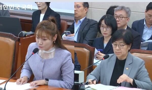 15일 보건복지부 국정감사에서 국민의힘 김예지 의원(왼)이 정은경 보건복지부 장관(오)에게 질의하고 있다.ⓒ국회방송