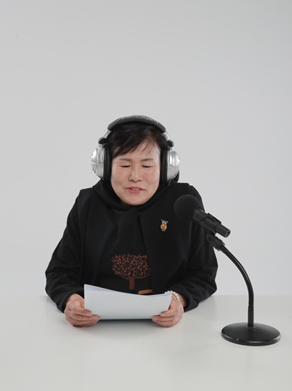 고양시장애인종합복지관 유튜브 채널 ‘고양장복(아름드리TV)’ DJ로 활동하는 이현수 씨. ©한국장애인개발원