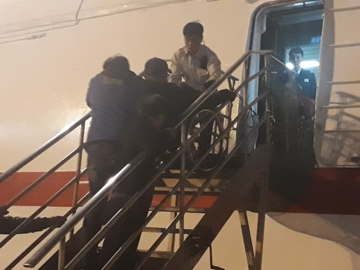 휠체어 사용 장애인의 여객선 승선 모습.ⓒ에이블뉴스db