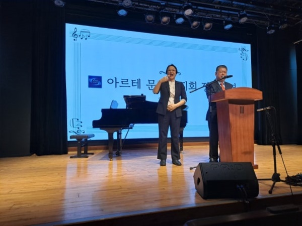 김진 회장 인사. ⓒ이복남