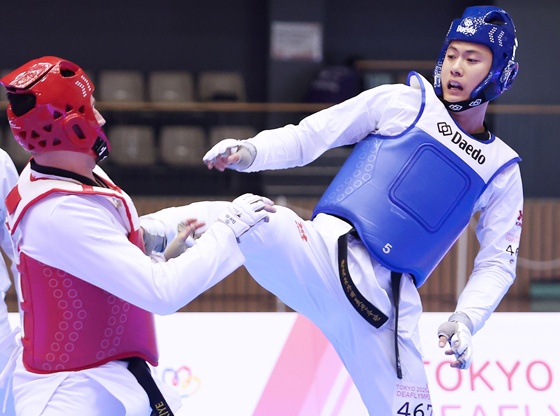 지난 24일 일본 도쿄 나카노 종합체육관에서 열린 태권도 남자 겨루기 80kg이상급에서 금메달을 획득한 이학성 선수 경기 모습. ©대한장애인체육회