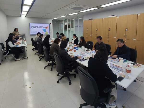 한국장애인개발원 대전광역시발달장애인지원센터가 25일 대전발달센터에서 ‘발달장애인 복지 사각지대 민·관 협력 협의체’를 발족하고 첫 간담회를 개최했다.ⓒ한국장애인개발원