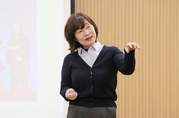 Çѱ¹Àå¾ÖÀδÜüÃÑ¿¬¸Í(Çѱ¹ÀåÃÑ)ÀÌ Áö³ 16ÀÏ ¼¿ï ¿©Àǵµ ÀÌ·ë¼¾ÅÍ ´©¸®È¦¿¡¼ ¡®2025 Á¦4Â÷ Àå¾ÖÀθ®´õ½ºÆ÷·³¡¯À» °³ÃÖÇß´Ù. »ç´Ü¹ýÀÎ ¹«ÀÇ È«À±Èñ ÀÌ»çÀåÀÌ °¿¬ ÁßÀÎ ¸ð½À.¨ÏÇѱ¹Àå¾ÖÀδÜüÃÑ¿¬¸Í