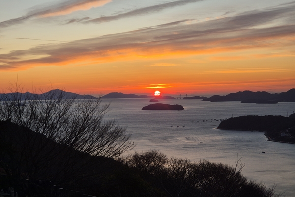  1�� ���� 7��34�� ���� ���� �� 2026�� ������(ܰ��Ҵ) ù�� �¾��� �������� �ִ�. ©������