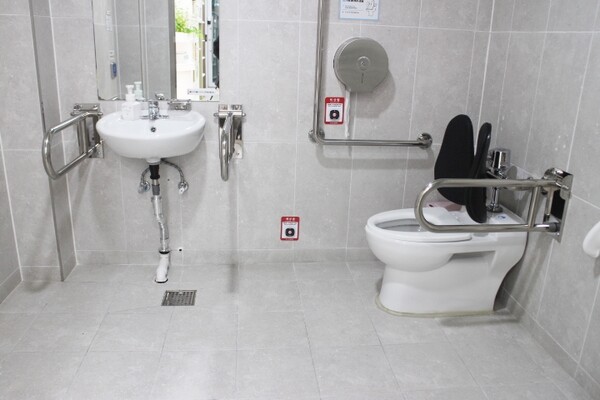 �������������� 1�� ���������ȭ��� ���δ� �뺯�⿡ �ڵ� �� ���� ������ ����̰� ��ġ������, ���ȣ�⺧�� �������̴� �뺯�⿡ �ɾ��� �� ���� ��� ���� ��ġ�ƴ�. ����� ���� �����̴� ��ü�� ������ �����ϰ� �ϴ� ���ϰ������� �ݸ�, ����� ���� ��� �������� �־� ��ü�� ������ ������ ������ ������. ©������