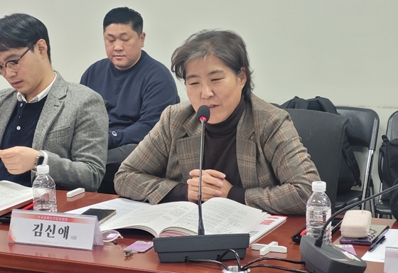 12�� ���� ���ǵ� ��ȸ�ǿ�ȸ������ ���ֵ� ��6�� ����� �ǰ���å ���� ������ ����ȸ ����Ȱ�� Ʋ�� �Ѿ� �ǰ������� : ����ΰǰ��ǹ� ��15��, ����� �ǰ���å �з����� ��ȯ������ �ǰ��� ��ǥ�ϴ� ��������ΰǰ��ǿ��� ��ž� ��ǥ. ©���̺�����