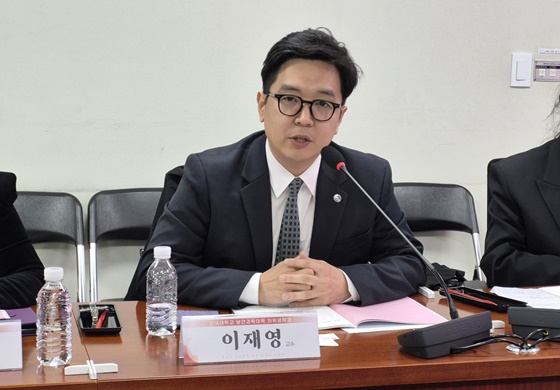 9�� ���� 2�� ���� ���ǵ� ��ȸ�ǿ�ȸ������ ���ֵ� ������� �ǰ���å ���� ������ ����ȸ : ����� ��������, ��� �ؾ��ϳ�?������ �����ϴ� �ܱ����б� ���ǰ��д��� ġ�����а� ���翵 ����. ©���̺�����