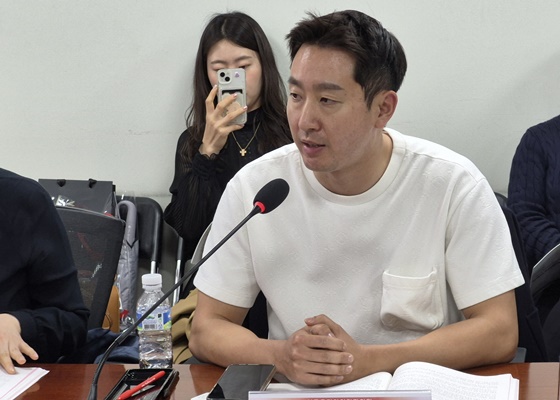 9�� ���� 2�� ���� ���ǵ� ��ȸ�ǿ�ȸ������ ���ֵ� ������� �ǰ���å ���� ������ ����ȸ : ����� ��������, ��� �ؾ��ϳ�?������ ����ϴ� ������ ���� ����츮����ġ���ǿ� ����. ©���̺�����