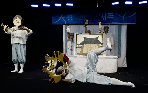  문화예술 특화형 장애인식개선교육 수행기관 ‘얼쑤사회적협동조합’의 공연 모습.ⓒ한국장애인개발원