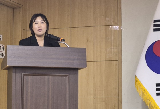 28일 오후 2시 서울 여의도 국회의원회관에서 열린 ‘학대피해 장애아동 보호체계의 개선 방향과 과제’ 포럼에서 발제하는 부산피해장애아동쉼터 권희순 시설장. ©에이블뉴스